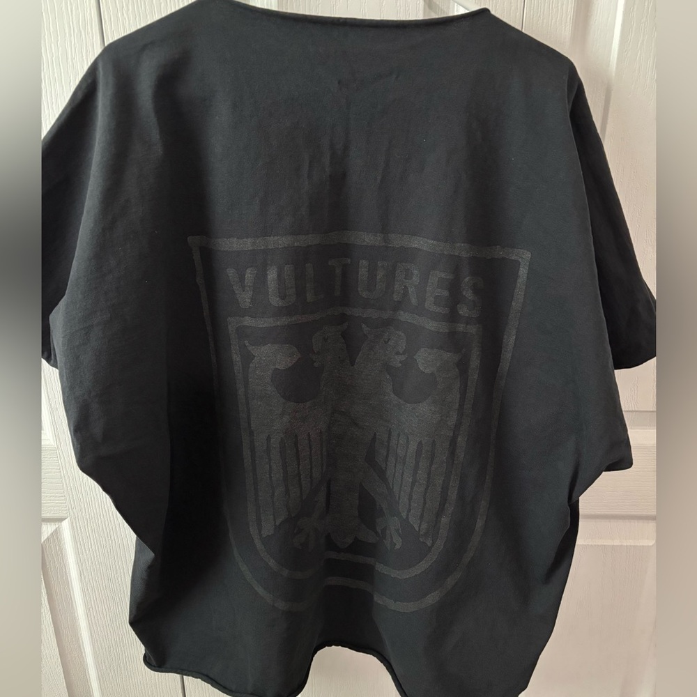 Yeezy KANYE WEST “VULTURES” print T-shirt.